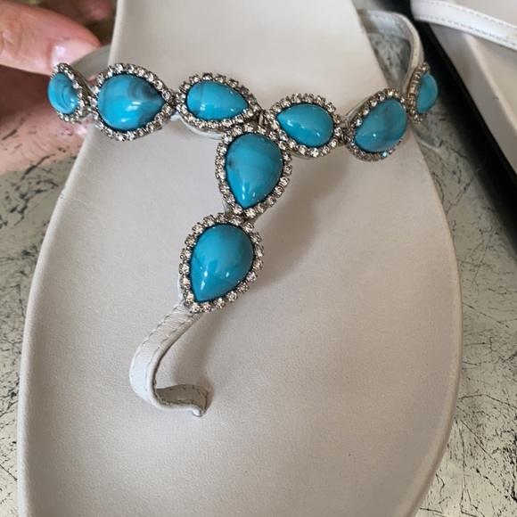 💰💰💰Stuart Weitzman White Jeweled sandals Like New Size 9.5 - Picture 1 of 5